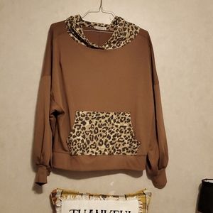COPY - Zenana Hoodie with leopard print accen